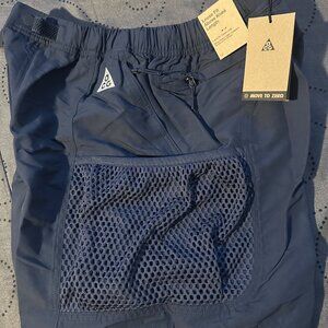 NIKE ACG SNOWGRASS #437 DEEP BLUE BELTED CARGO SHORTS SIZE L OR S MEN $135.00
